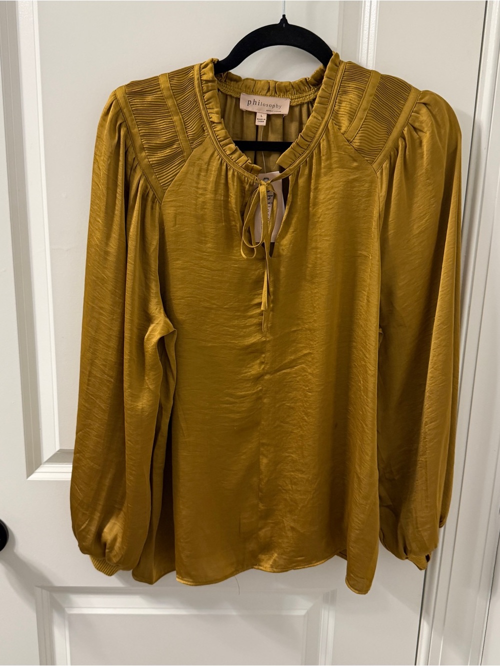 NWT Philosophy Mustard Tie-Neck Satin Blouse Size Large